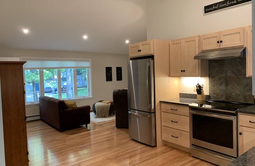 Hooksett House | Maple Place Private Guest House