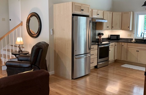 Hooksett House | Maple Place Private Guest House
