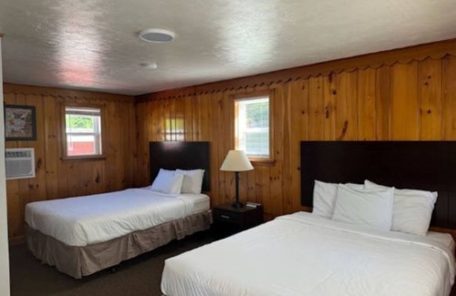 Munising Hotel | Maple Ridge Motel