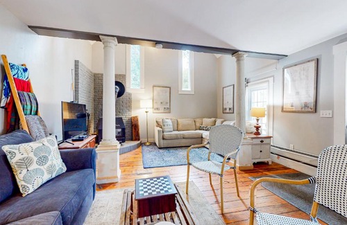 West Hartford House | Maple's Suite