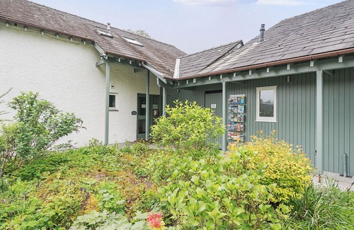 Bowness-on-Windermere Cottage | MAPLE - WOODLAND COTTAGES, with hot tub in Bowness-On-Windermere