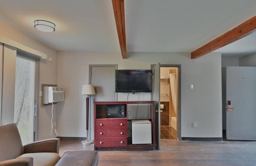 Tunkhannock Hotel | Maplehurst Motel