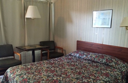 Huron Hotel | Maples Motel