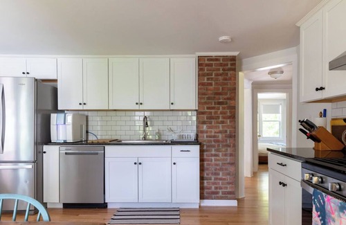 Kingston House | Maplewood Meadow: w/Hot Tub | 5 Mins to Kingston