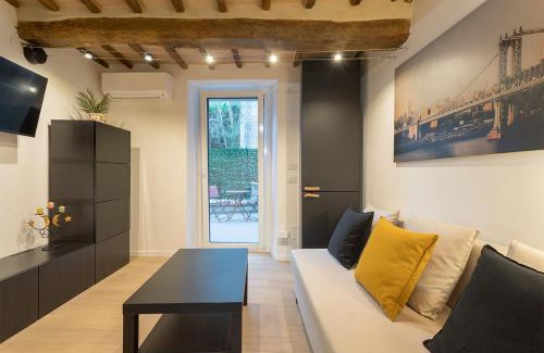 Ferro di Cavallo Apartment | MaRì Modern Flat - con Posto Auto e vicino alla Metro - ItalyWeGo