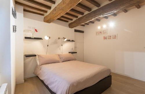 Ferro di Cavallo Apartment | MaRì Modern Flat - con Posto Auto e vicino alla Metro - ItalyWeGo