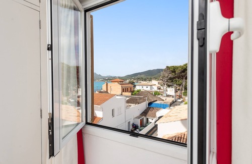 Cala Ratjada House | MAR BLAVA - Cozy apartment with communal pool facing the sea and free WiFi.