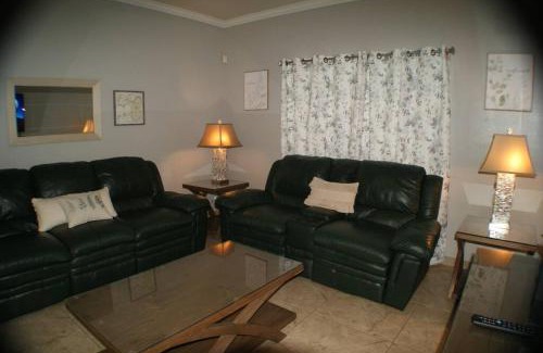 South Padre Island Apartment | Mar Y Sol #6 LUXURIOUS CONDO 3 minute walk to beach access