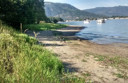 Sicamous House | Mara Lakefront Vacation Home