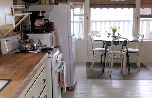 Winthrop Cottage | Maranacook Lake Front Cozy Cottage
