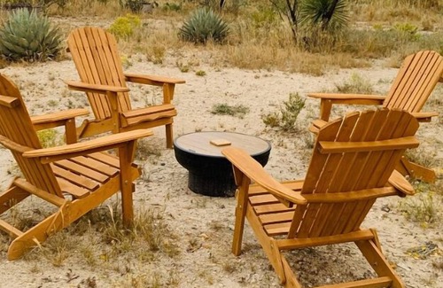 Marathon House | Marathon: Desert Oasis Retreat