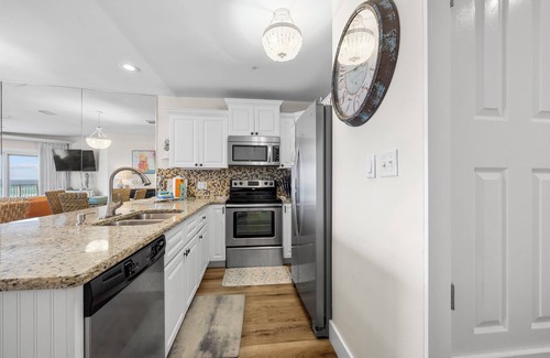 Fort Walton Beach - Destin Condo | Maravilla Top Floor Gulf Front Condo on Miramar Beach-NEWLY RENOVATED
