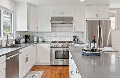 Park Pacifica House | @ Marbella Lane-Charming home your dream getaway!