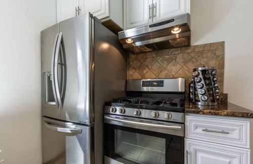 Sunnyvale West House | @ Marbella Lane - Convenient Home in Sunnyvale