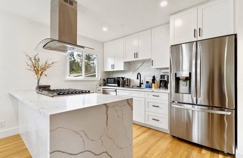 Linda Mar House | @ Marbella Lane - Stylish 4BR w/Revitalizing View