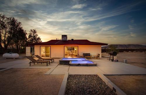 Panorama Heights House | @ Marbella Lane - The Moon Designer Home right behind the JTNP