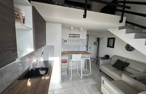 Prato Apartment | Marble apartment in Prato