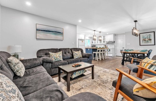 Leeds and the Thousand Islands Cottage | Marble Rock Retreat: Elegant Riverside Escape