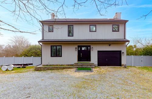 Hampton Bays House | Marble & Sun