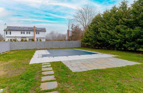 Hampton Bays House | Marble & Sun