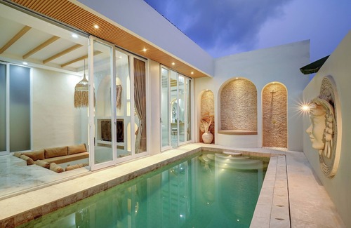 Sunset Road Villa | MarblePool - FlowerBath - DayBed - Spa - SunkenLR - Floating Breakfast - Vacanza