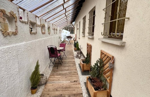 Marburg House | Marburg Apartment "Relaxed Erwin" in a with balcony and fireplace