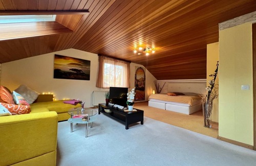 Marburg Apartment | Marburg apartment spacious Lukas in a quiet location on the edge of the forest with conservatory