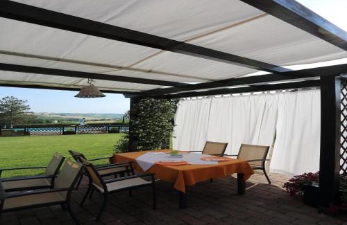 Cingoli House | Marche family home w Pool