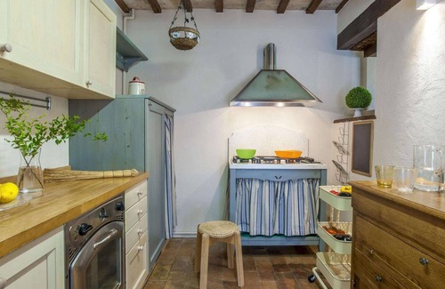 Fermignano Villa | Marche Villa Close Culture