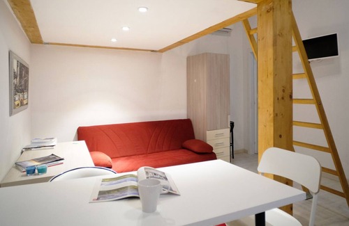 Lanciano Apartment | MareMonti - One Bedroom Apartment, Sleeps 2