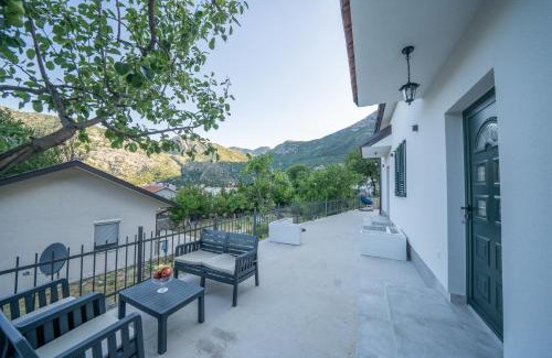 Risan Apartment | Marevia