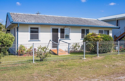 Brooms Head House | Marg's -Beach Front Cottage