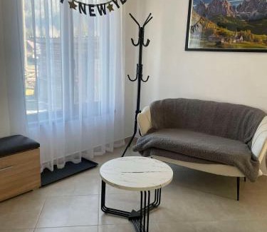 Izvoare House | Margaréta kulcsosház