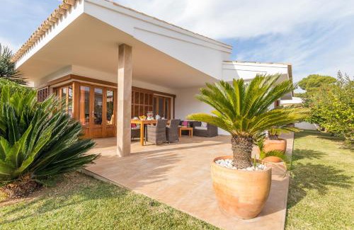 Muro Villa | Margarita Pins