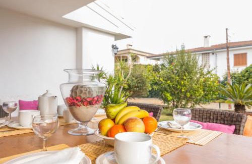 Muro Villa | Margarita Pins