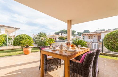 Muro Villa | Margarita Pins