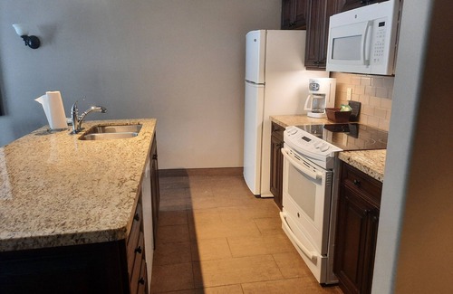 Oro-Medonte Condo | Margarita Vacation Getaway 1