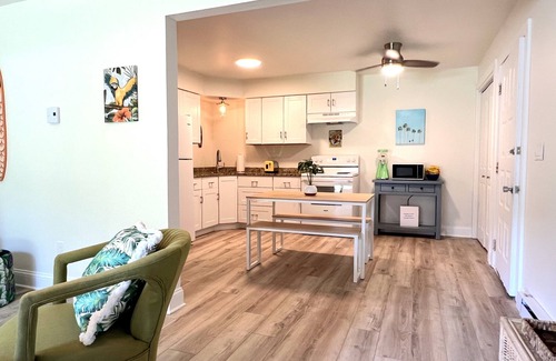 Lake Geneva Apartment | @MARGARITAVILLA@ Downtown Lake Geneva