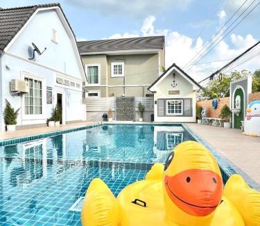 Chum Het House | Margos Homestay 15mins to MotoGP