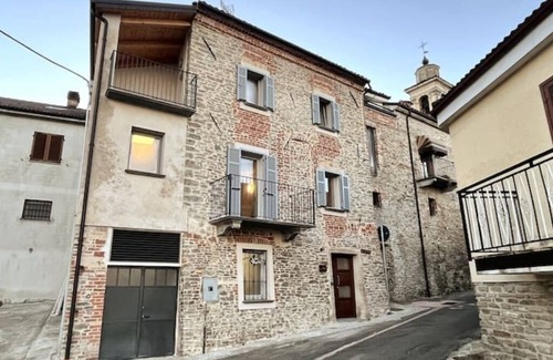 Murazzano Apartment | Margot's House - Blue