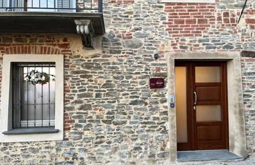 Murazzano Apartment | Margot's House - Blue