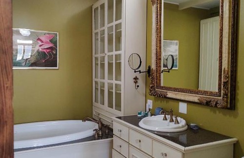 St. Gabriel Bed & Breakfast | Marguerite Bed and Breakfast