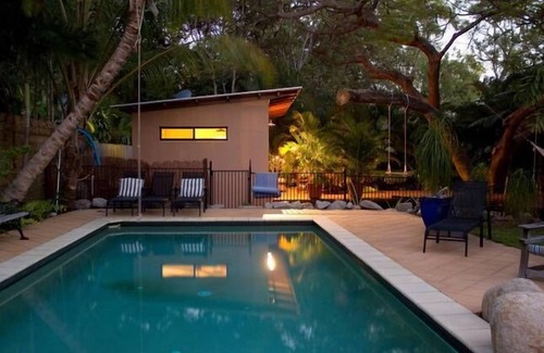 Horseshoe Bay House | Marguerites On Magnetic Pool Cabana