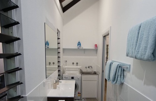 Horseshoe Bay House | Marguerites On Magnetic Polynesian House 1-2 bedrooms
