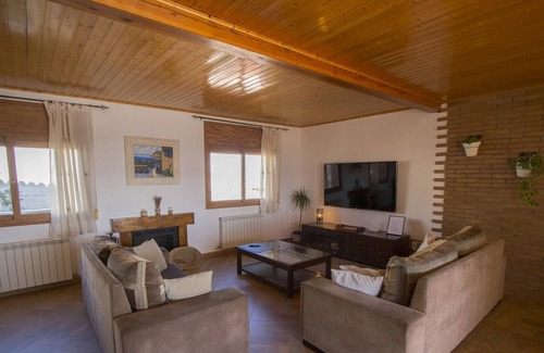 Subirats Villa | Mari Cruz Ordal in Sant Pau d’Ordal