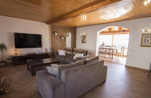 Subirats Villa | Mari Cruz Ordal in Sant Pau d’Ordal