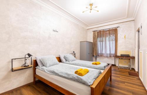 Belso-Ferencvaros Apartment | Mari&Emi flat in Corvin