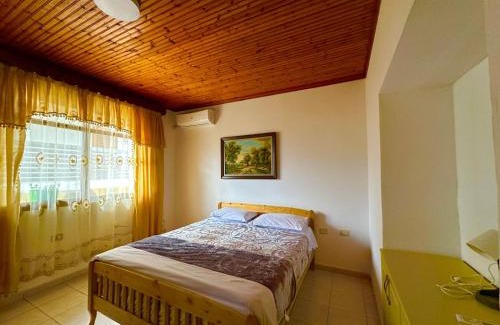 Permet House | Maria Guest House
