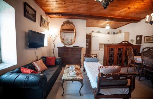 Giannades Apartment | Maria's Vintage House