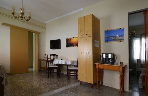 Argostoli Town House | Mariangela's Holiday Home